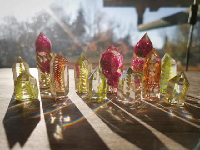 AQUARES glass-like transparent resin