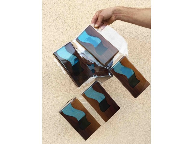 AQUARES glass-like transparent resin