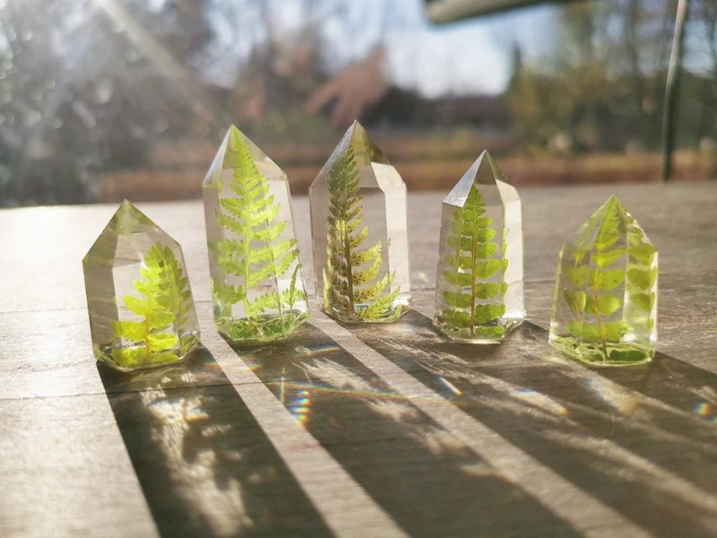 AQUARES glass-like transparent resin