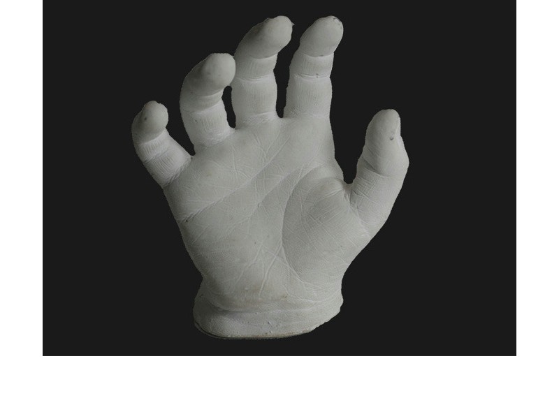 Odlitek roke narejen iz Kremenita - za izdelavo kalupa je bila uporabljena Skin pasta