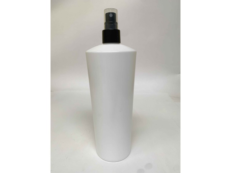 PLASTIC BOTTLE oval with sprayer 500 ml